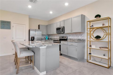 Townhouse in Wesley Chapel, Florida 3 bedrooms, 155.43 sq.m. № 1806758 - photo 8