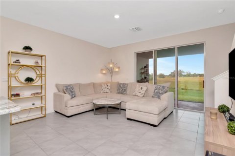 Townhouse in Wesley Chapel, Florida 3 bedrooms, 155.43 sq.m. № 1806758 - photo 13
