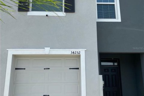 Townhouse in Wesley Chapel, Florida 3 bedrooms, 155.43 sq.m. № 1806758 - photo 1