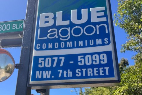 Condo in Miami, Florida, 2 bedrooms  № 1953197 - photo 1