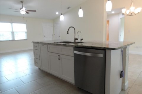 Casa en venta en North Port, Florida, 3 dormitorios, 132.57 m2 № 2225551 - foto 4