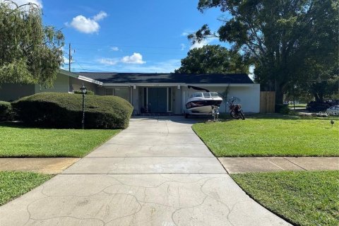 Casa en alquiler en Clearwater, Florida, 3 dormitorios, 165.37 m2 № 1916479 - foto 1