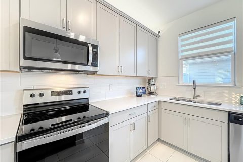 Townhouse in Orlando, Florida 3 bedrooms, 150.5 sq.m. № 2220378 - photo 24