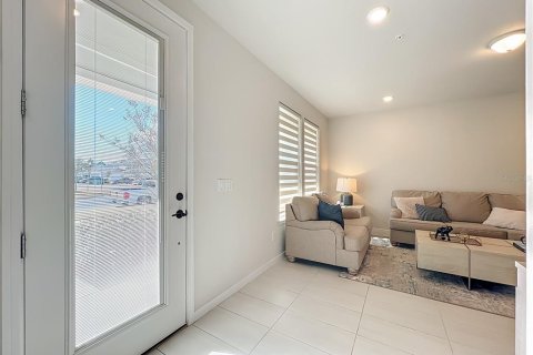 Townhouse in Orlando, Florida 3 bedrooms, 150.5 sq.m. № 2220378 - photo 5