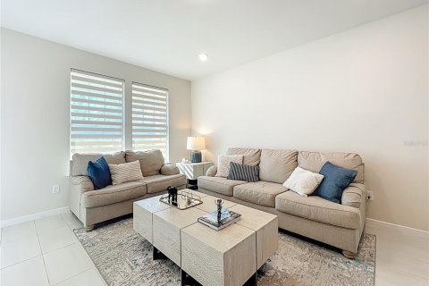 Townhouse in Orlando, Florida 3 bedrooms, 150.5 sq.m. № 2220378 - photo 10