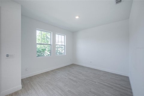 House in Orlando, Florida 5 bedrooms, 287.63 sq.m. № 1767724 - photo 12
