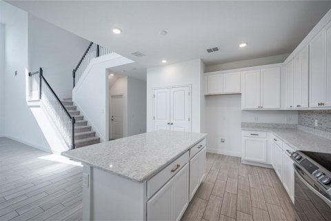 House in Orlando, Florida 5 bedrooms, 287.63 sq.m. № 1767724 - photo 24