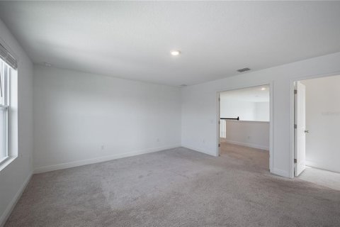 House in Orlando, Florida 5 bedrooms, 287.63 sq.m. № 1767724 - photo 8