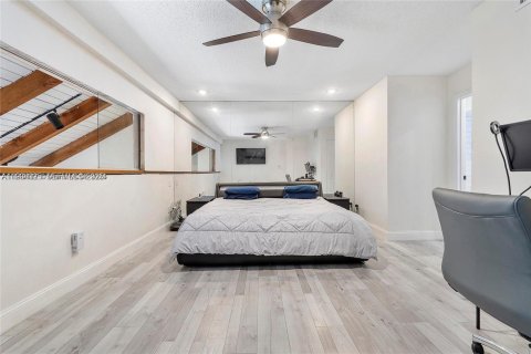 Townhouse in Pembroke Pines, Florida 2 bedrooms, 122.45 sq.m. № 2035294 - photo 20