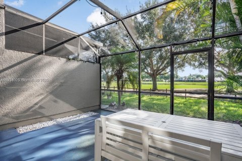 Townhouse in Pembroke Pines, Florida 2 bedrooms, 122.45 sq.m. № 2035294 - photo 29