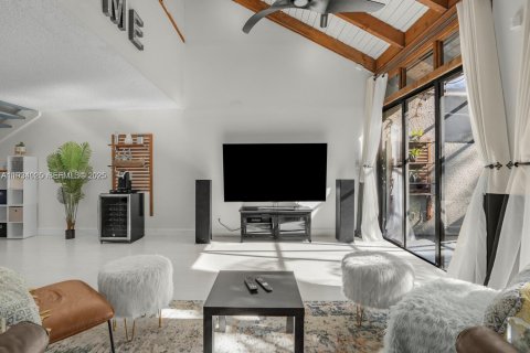 Townhouse in Pembroke Pines, Florida 2 bedrooms, 122.45 sq.m. № 2035294 - photo 22