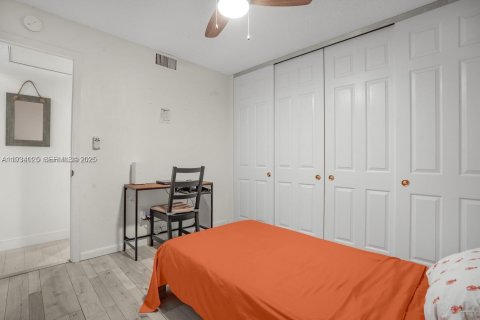 Townhouse in Pembroke Pines, Florida 2 bedrooms, 122.45 sq.m. № 2035294 - photo 27