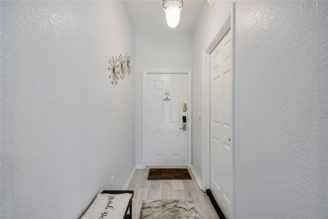 Adosado en venta en Davenport, Florida, 4 dormitorios, 137.68 m2 № 2229676 - foto 4