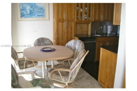 Copropriété à vendre à Hollywood, Floride: 2 chambres, 145.86 m2 № 1961726 - photo 12