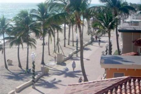 Copropriété à vendre à Hollywood, Floride: 2 chambres, 145.86 m2 № 1961726 - photo 20