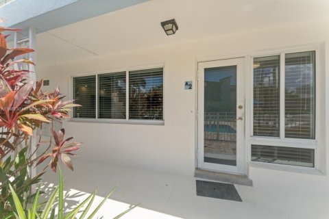 Condominio en venta en Pompano Beach, Florida, 1 dormitorio, 56.58 m2 № 2034255 - foto 16