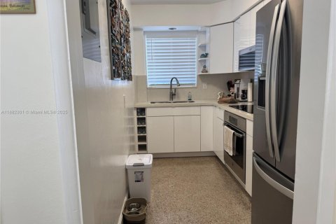 Condominio en venta en Pompano Beach, Florida, 1 dormitorio, 56.58 m2 № 2034255 - foto 3