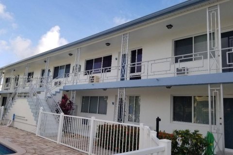 Condominio en venta en Pompano Beach, Florida, 1 dormitorio, 56.58 m2 № 2034255 - foto 15