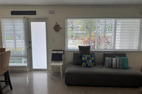 Condominio en venta en Pompano Beach, Florida, 1 dormitorio, 56.58 m2 № 2034255 - foto 28