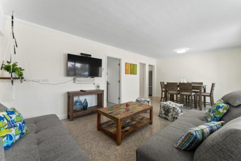 Condominio en venta en Pompano Beach, Florida, 1 dormitorio, 56.58 m2 № 2034255 - foto 17