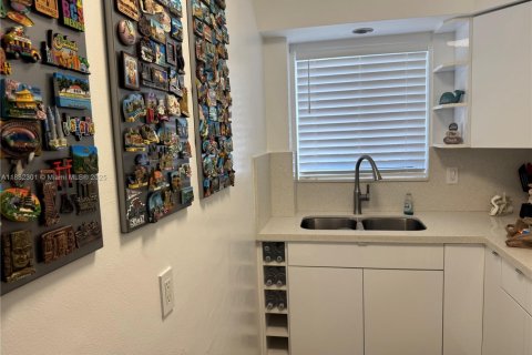 Condominio en venta en Pompano Beach, Florida, 1 dormitorio, 56.58 m2 № 2034255 - foto 2