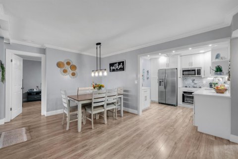 Condominio en Coconut Creek, Florida, 2 dormitorios  № 2173271