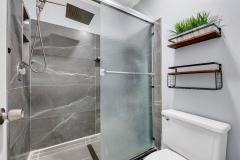 Купить кондоминиум в Коконат Крик, Флорида 3 комнаты, 90.77м2, № 2173271 - фото 16