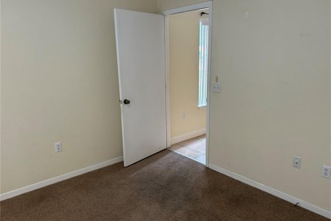 Condo in Gainesville, Florida, 4 bedrooms № 2233010 - photo 16