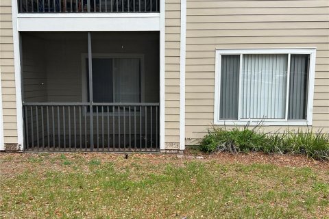 Condo in Gainesville, Florida, 4 bedrooms № 2233010 - photo 27