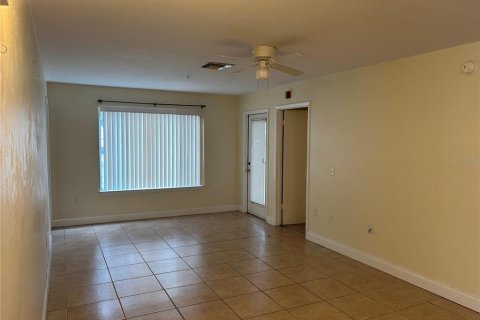 Condo in Gainesville, Florida, 4 bedrooms № 2233010 - photo 6