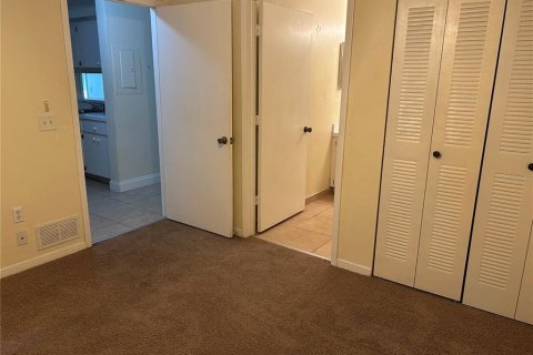 Condo in Gainesville, Florida, 4 bedrooms № 2233010 - photo 7