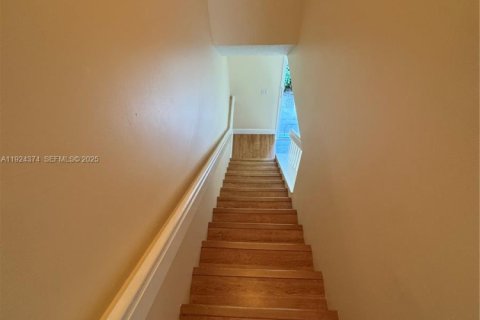 Touwnhouse à louer à Coral Springs, Floride: 2 chambres, 379.51 m2 № 1982626 - photo 6