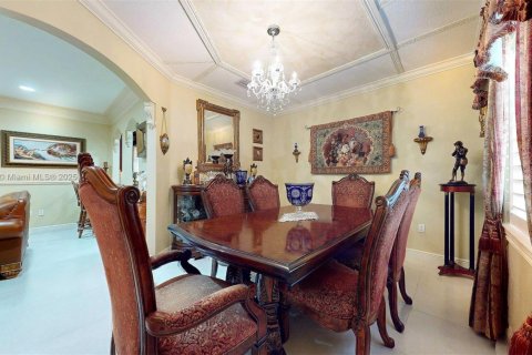 House in Medley, Florida 4 bedrooms, 170.94 sq.m. № 1741746 - photo 17