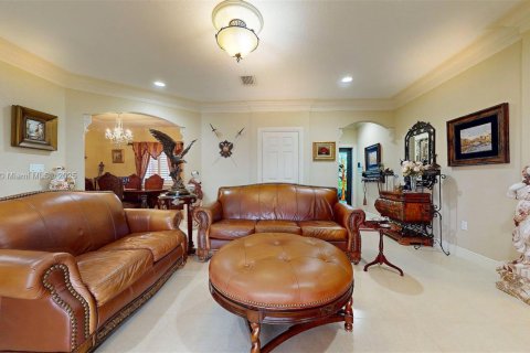 House in Medley, Florida 4 bedrooms, 170.94 sq.m. № 1741746 - photo 11