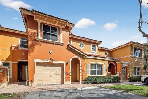 Townhouse in Miami Lakes, Florida 3 bedrooms, 135.54 sq.m. № 1948076 - photo 19