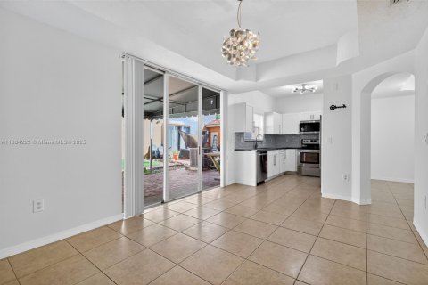 Townhouse in Miami Lakes, Florida 3 bedrooms, 135.54 sq.m. № 1948076 - photo 27