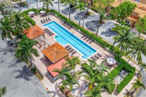 Townhouse in Miami Lakes, Florida 3 bedrooms, 135.54 sq.m. № 1948076 - photo 16