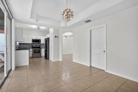 Townhouse in Miami Lakes, Florida 3 bedrooms, 135.54 sq.m. № 1948076 - photo 26