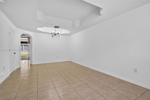 Townhouse in Miami Lakes, Florida 3 bedrooms, 135.54 sq.m. № 1948076 - photo 21