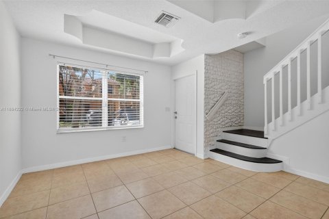 Townhouse in Miami Lakes, Florida 3 bedrooms, 135.54 sq.m. № 1948076 - photo 23