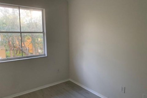 Townhouse in Miami Lakes, Florida 3 bedrooms, 135.54 sq.m. № 1948076 - photo 7