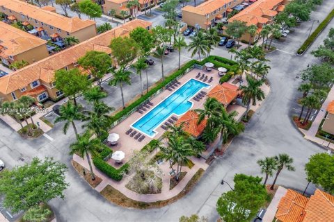 Townhouse in Miami Lakes, Florida 3 bedrooms, 135.54 sq.m. № 1948076 - photo 14