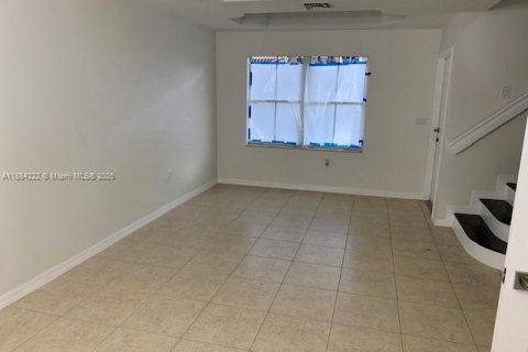 Townhouse in Miami Lakes, Florida 3 bedrooms, 135.54 sq.m. № 1948076 - photo 25
