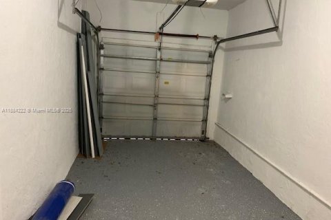 Townhouse in Miami Lakes, Florida 3 bedrooms, 135.54 sq.m. № 1948076 - photo 11