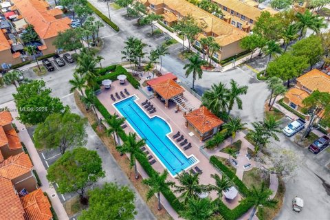 Townhouse in Miami Lakes, Florida 3 bedrooms, 135.54 sq.m. № 1948076 - photo 17