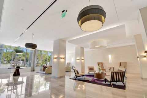 Condo in Sunny Isles Beach, Florida, 1 bedroom № 1940528 - photo 4