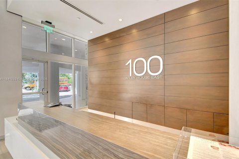 Condo in Sunny Isles Beach, Florida, 1 bedroom № 1940528 - photo 3