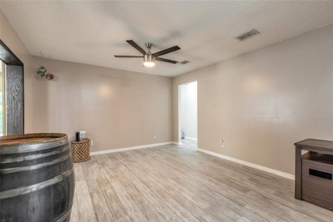 Villa ou maison à vendre à Sanford, Floride: 3 chambres, 163.42 m2 № 2390848 - photo 19