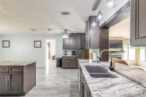 Villa ou maison à vendre à Sanford, Floride: 3 chambres, 163.42 m2 № 2390848 - photo 11
