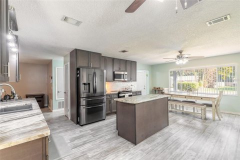 Villa ou maison à vendre à Sanford, Floride: 3 chambres, 163.42 m2 № 2390848 - photo 9